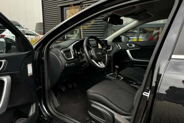 Kia Ceed Sportswagon (2019) thumbnail 5