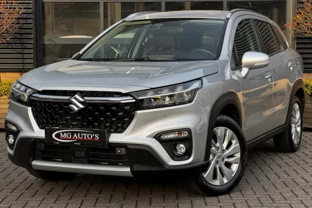 Suzuki S-Cross (2024) thumbnail 1
