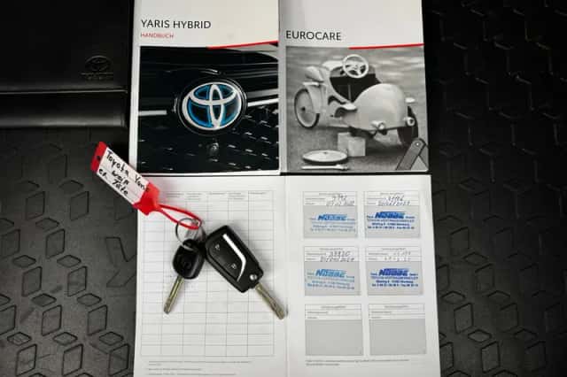 Toyota Yaris (2021) thumbnail 3