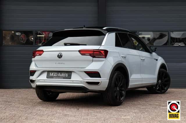 Volkswagen T-Roc (2021) thumbnail 3