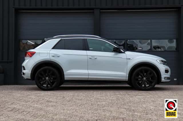 Volkswagen T-Roc (2021) thumbnail 4