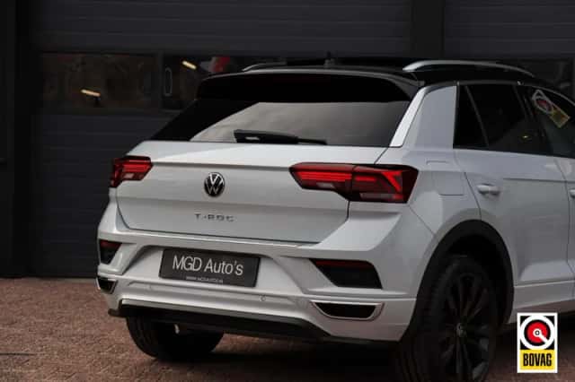 Volkswagen T-Roc (2021) thumbnail 5