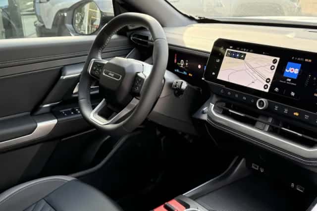 Jeep Compass (2025) thumbnail 2