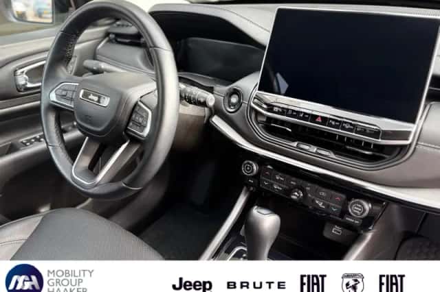 Jeep Compass (2017) thumbnail 1