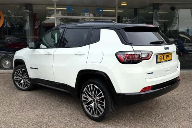 Jeep Compass (2017) thumbnail 4