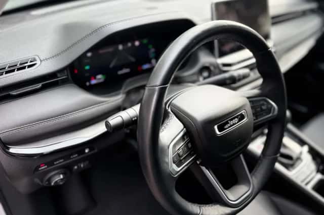 Jeep Compass (2017) thumbnail 6