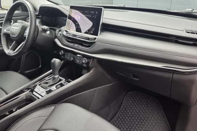 Jeep Compass (2025) thumbnail 3