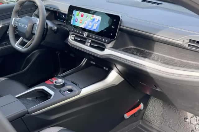 Jeep Compass (2025) thumbnail 2
