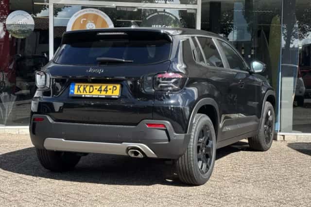 Jeep Avenger (2022) thumbnail 2