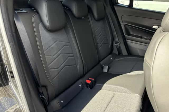 Jeep Avenger (2022) thumbnail 5