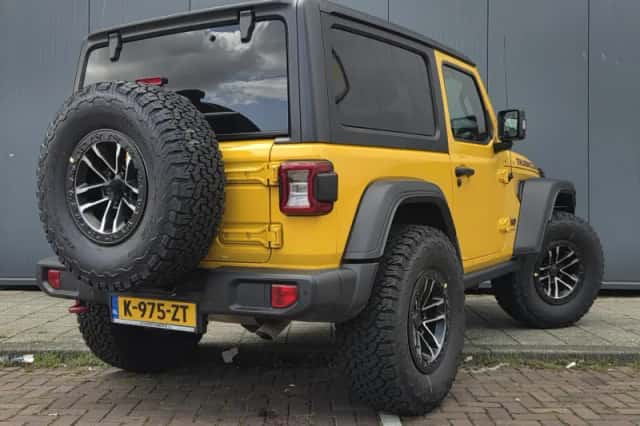 Jeep Wrangler (2019) thumbnail 3