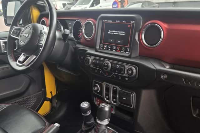 Jeep Wrangler (2019) thumbnail 4