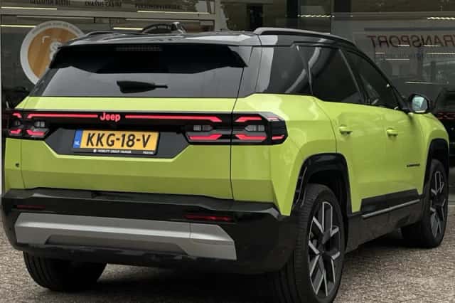 Jeep Compass (2025) thumbnail 2