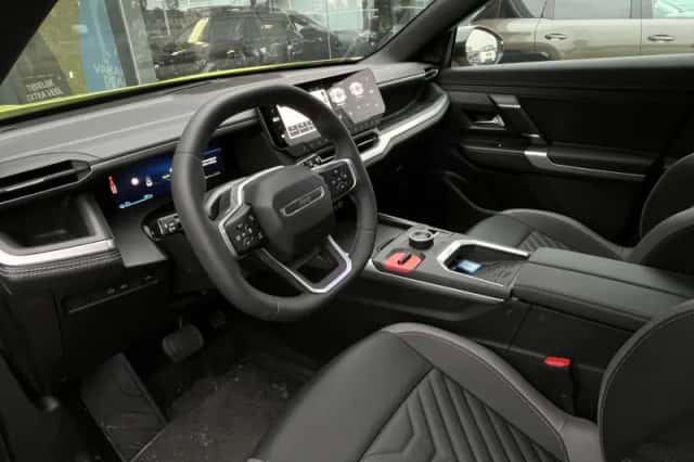 Jeep Compass (2025) thumbnail 3