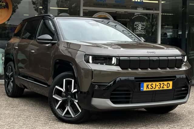 Jeep Compass (2025) thumbnail 3