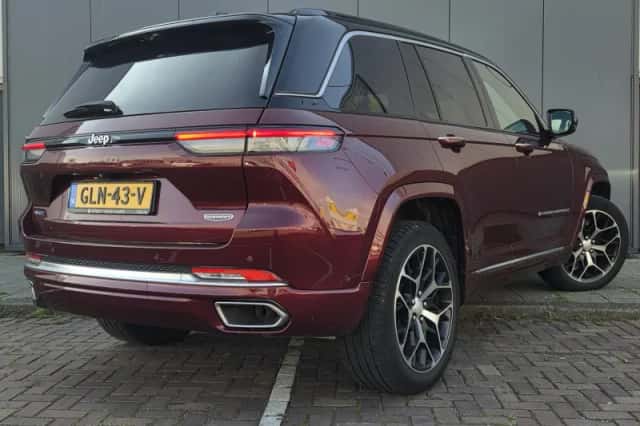 Jeep Grand Cherokee (2022) thumbnail 3
