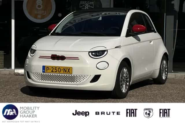Fiat 500C (2022) thumbnail 1