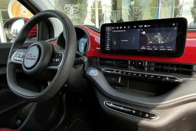 Fiat 500C (2022) thumbnail 4