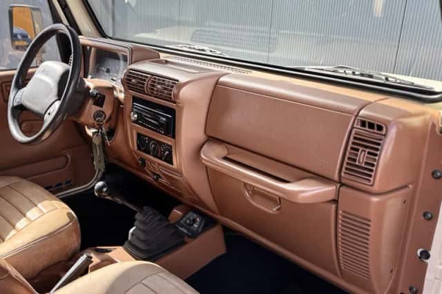 Jeep Wrangler (1999) thumbnail 4