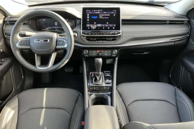 Jeep Compass (2017) thumbnail 4