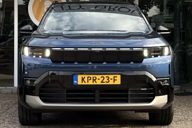 Jeep Compass (2025) thumbnail 3