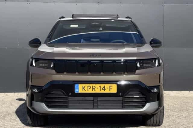 Jeep Compass (2025) thumbnail 4
