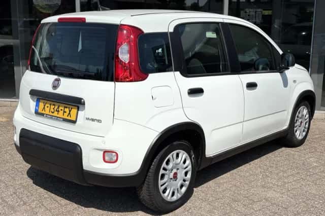 Fiat Panda (2023) thumbnail 5