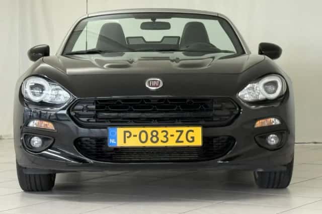 Fiat 124 Spider (2016) thumbnail 4