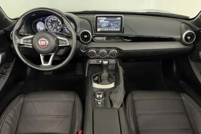 Fiat 124 Spider (2016) thumbnail 5