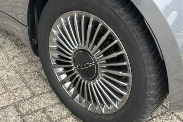 Fiat 500 (2015) thumbnail 4