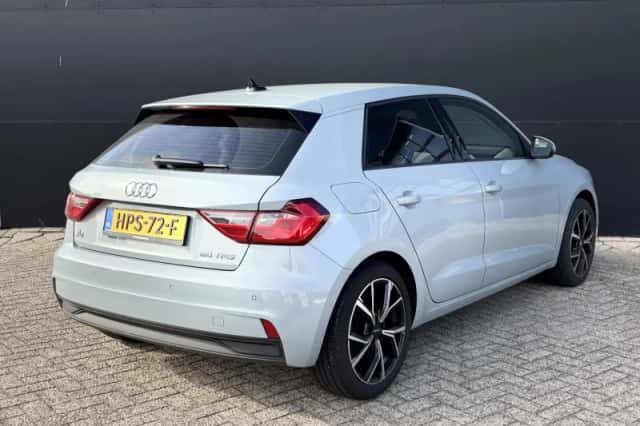 Audi A1 (2018) thumbnail 3