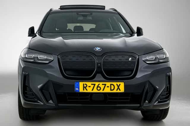 BMW iX3 (2022) thumbnail 5