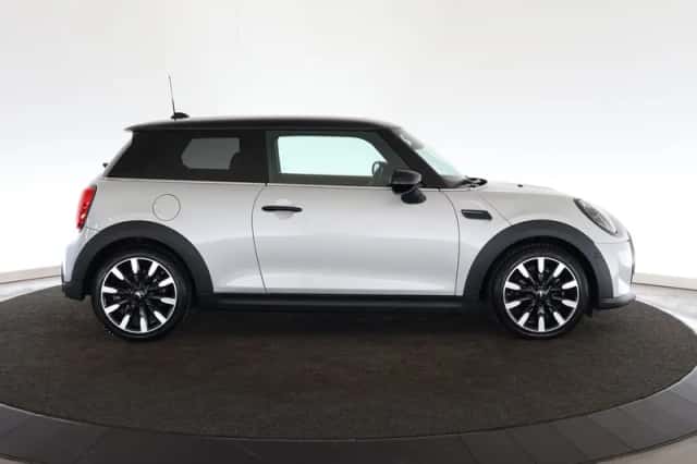 MINI Cooper (2023) thumbnail 5