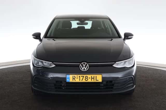 Volkswagen Golf (2022) thumbnail 6