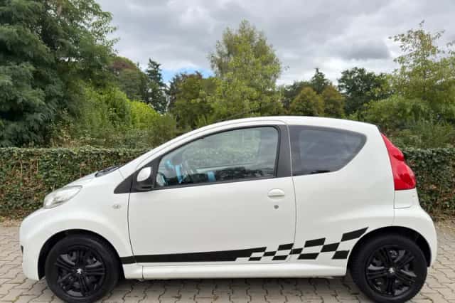 Peugeot 107 (2010) thumbnail 3