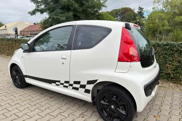Peugeot 107 (2010) thumbnail 4