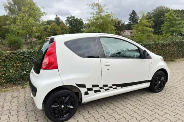 Peugeot 107 (2010) thumbnail 5