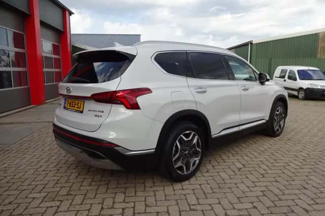 Hyundai Santa Fe (2021) thumbnail 5