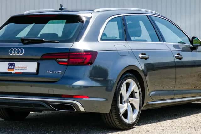 Audi A4 (2019) thumbnail 3