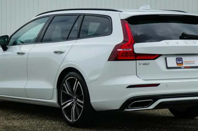 Volvo V60 (2020) thumbnail 2