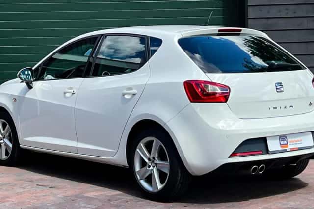 SEAT Ibiza (2016) thumbnail 2