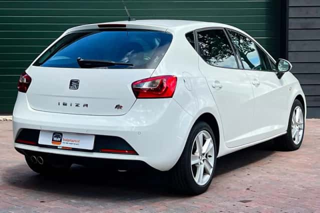 SEAT Ibiza (2016) thumbnail 3