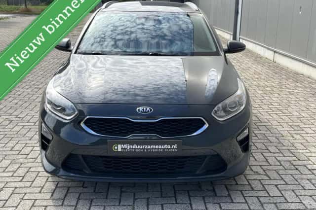 Kia Ceed (2021) thumbnail 3