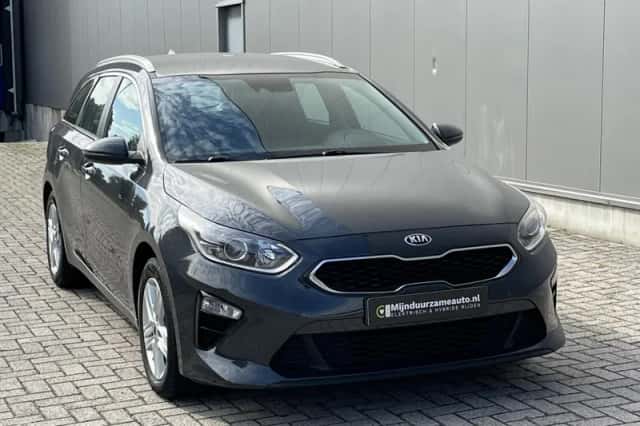 Kia Ceed (2021) thumbnail 4