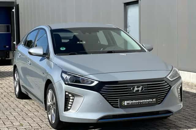 Hyundai Ioniq (2016) thumbnail 4