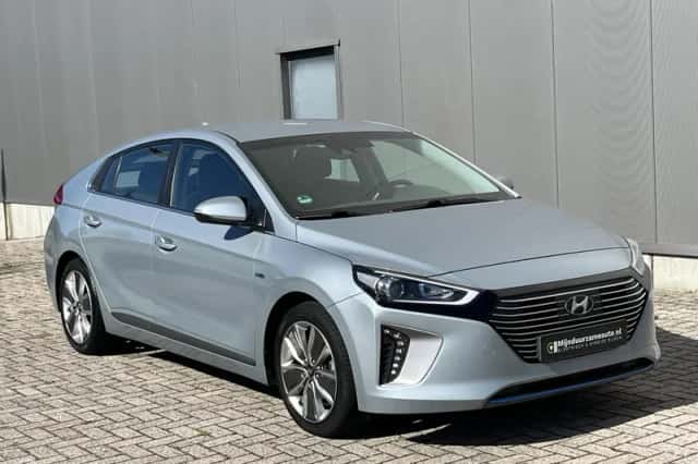 Hyundai Ioniq (2016) thumbnail 5