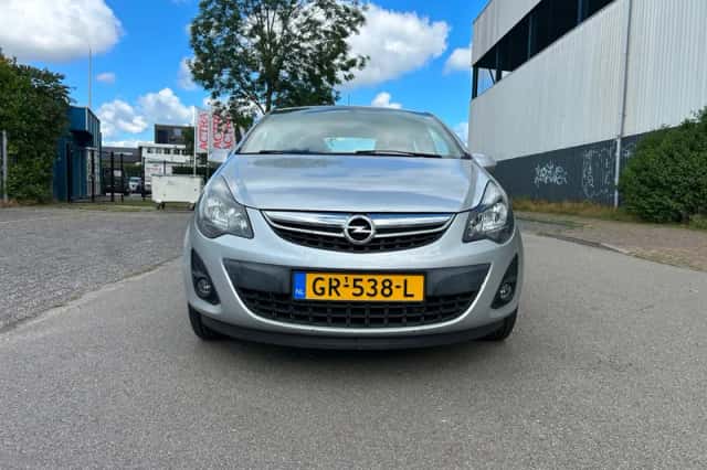 Opel Corsa (2014) thumbnail 2