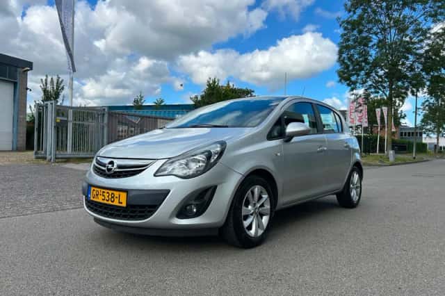 Opel Corsa (2014) thumbnail 3