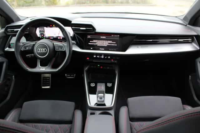 Audi A3 (2023) thumbnail 2