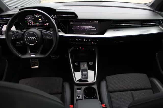 Audi A3 (2023) thumbnail 2